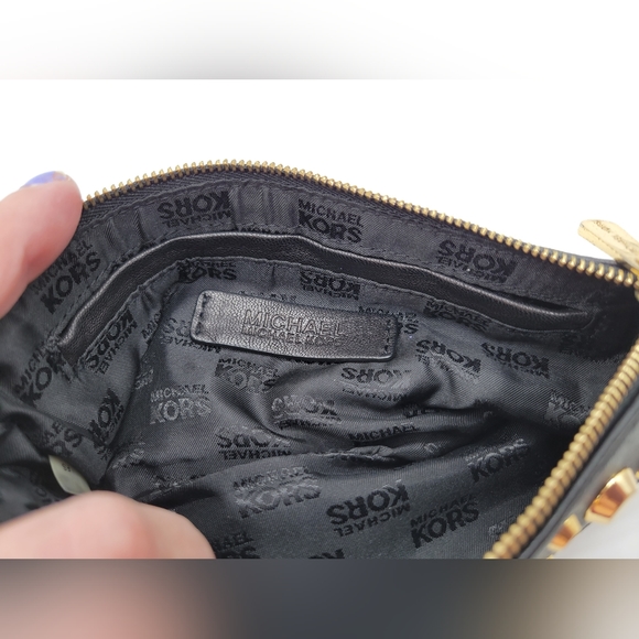 Michael Kors Black Wrislet - Picture 5 of 6